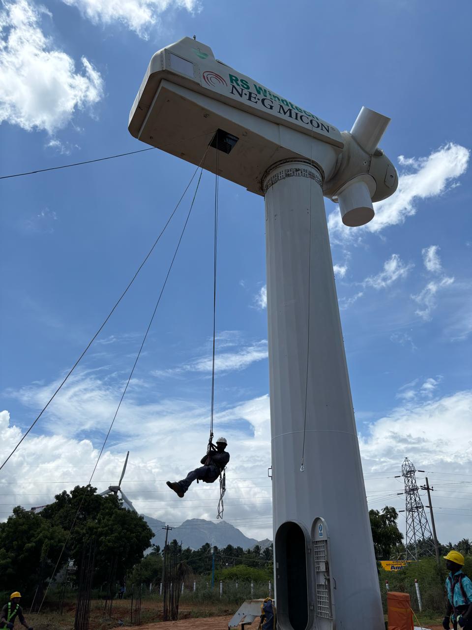 Rope descent training